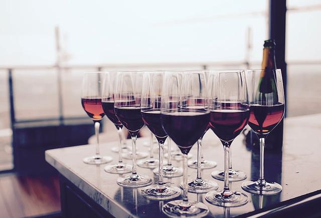 「进销存」酒水批发商如何选进销存？